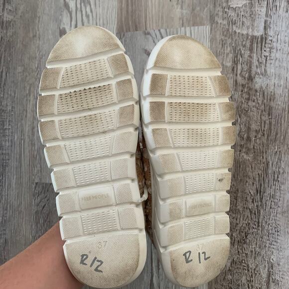 Free People Beau Crochet Sneakers 37 US 6.5 Beige Pink Chunky Sole Cottagecore - Picture 9 of 9